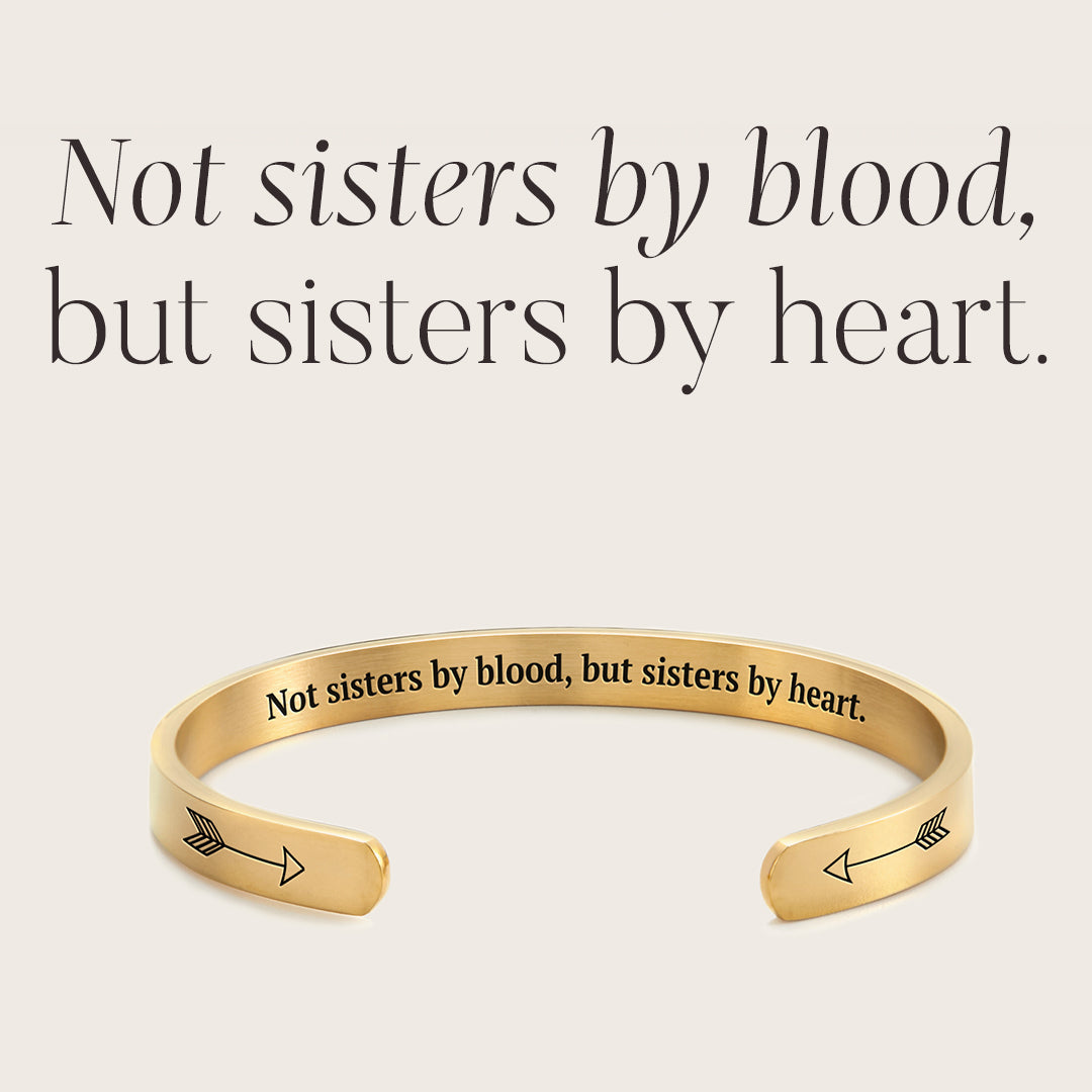 Nicht Sisters By Blood, sondern Sisters By Heart Personalisierbares Manschettenarmband