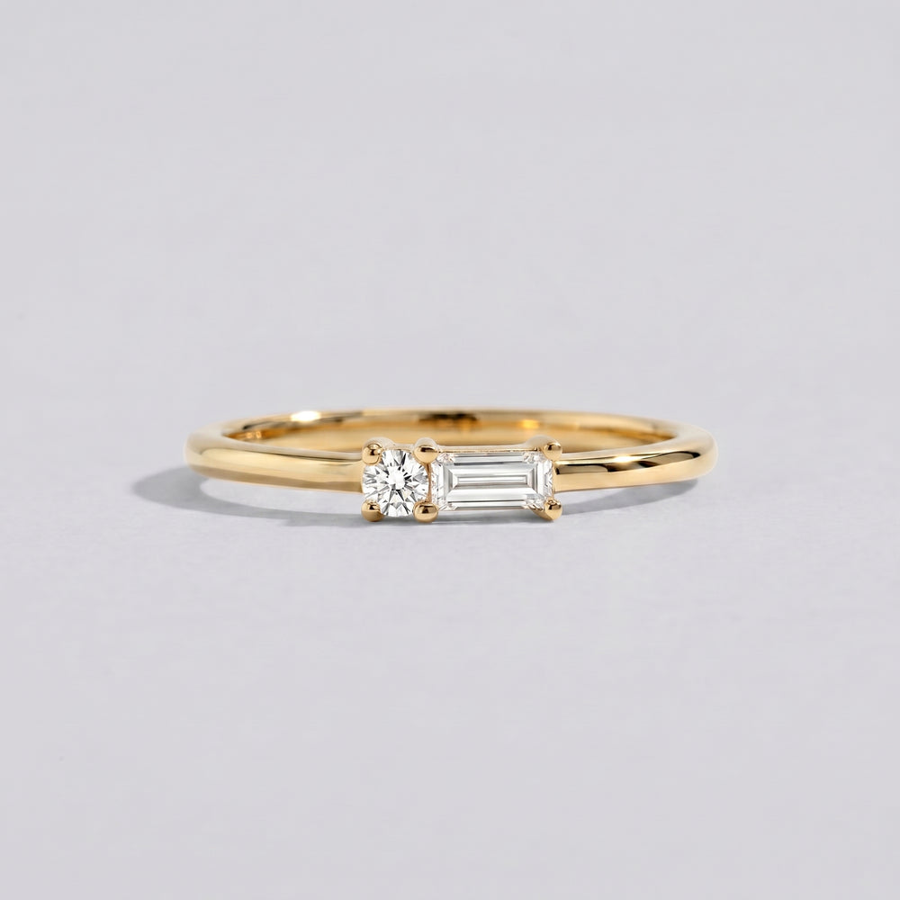 Dainty Baguette Ring - Gold / 5