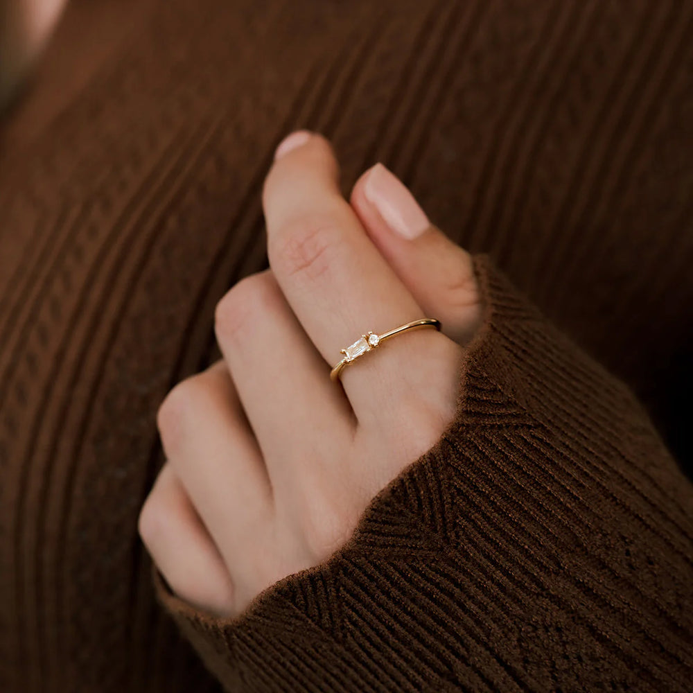 Dainty Baguette Ring - Gold / 5