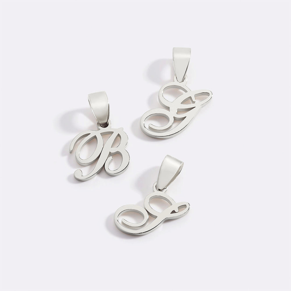 Romantic Initial Charm Pendant - 925 Sterling Silver / Q