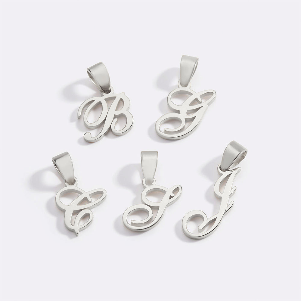 Romantic Initial Charm Pendant - 925 Sterling Silver / Q