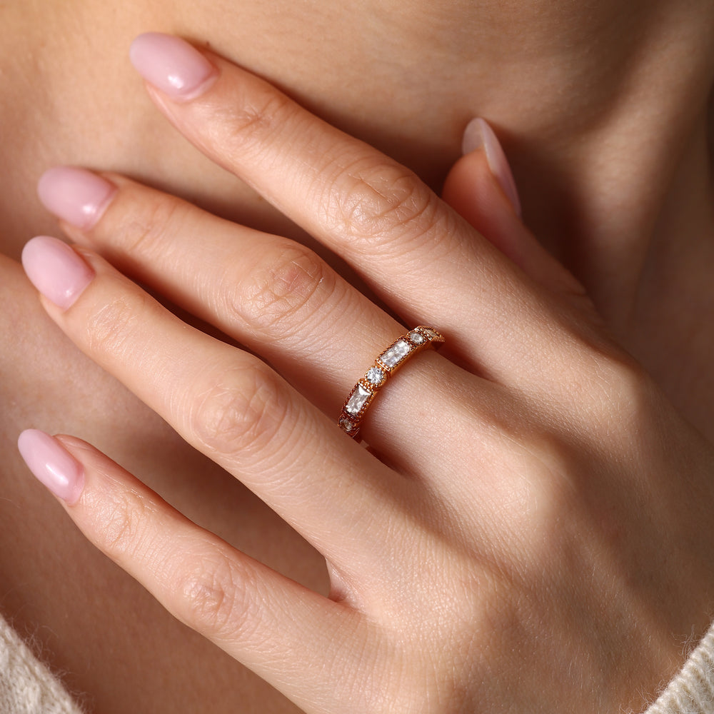 Round & Baguette Vintage Ring - Gold / 5