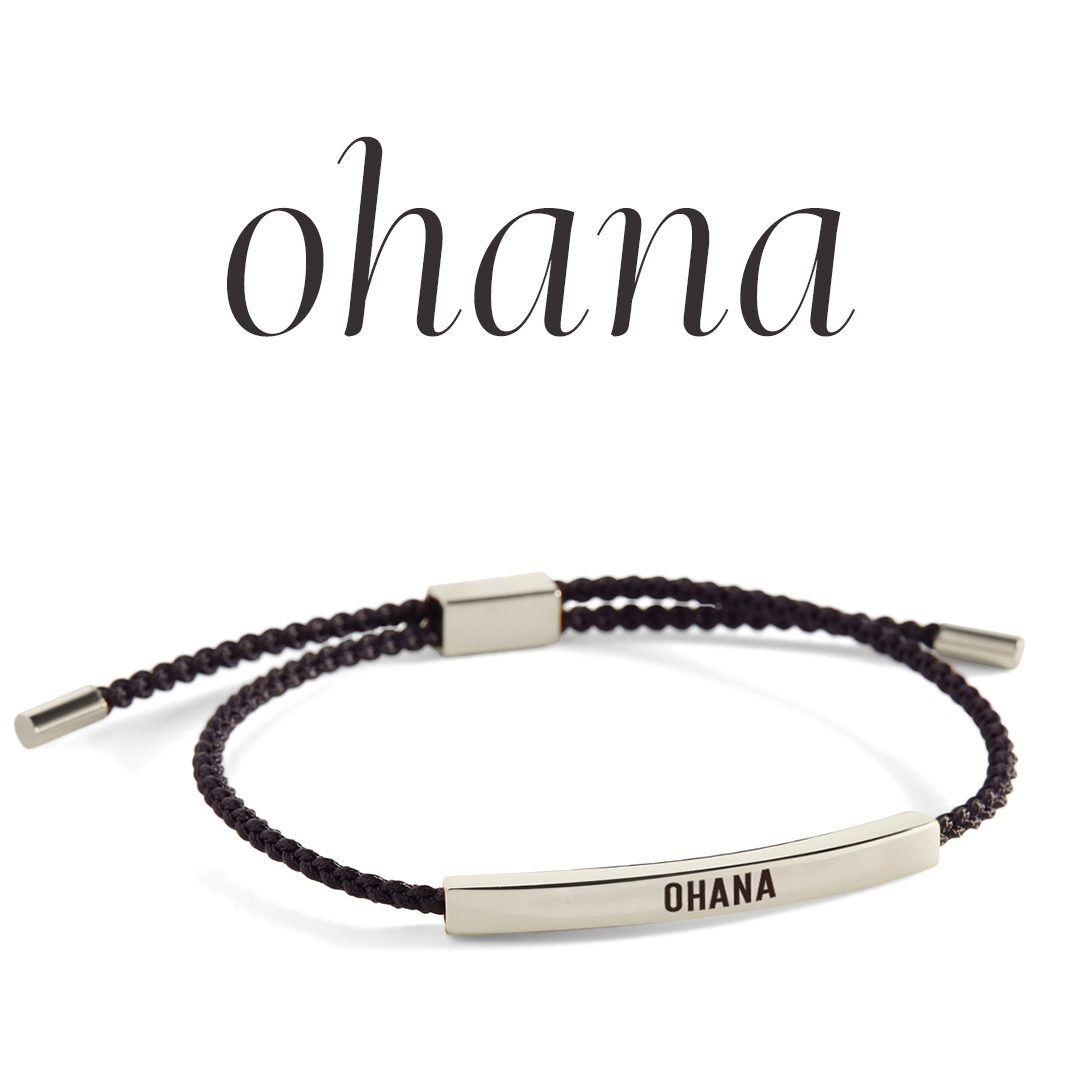 Bracelet with 'ohana' (ohana) engraved on a white background