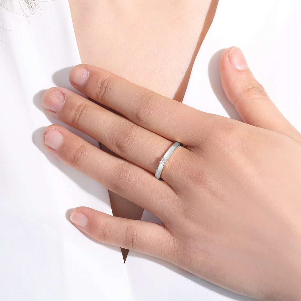 https://www.dropbox.com/scl/fi/qkwm2fa661lmir013dmxb/Baguette-White-Sapphire-Band-Ring_5-silver.jpg?rlkey=klxoodjgr3gwfmr6y60equ2dl&st=mn7hrsl2&dl=0