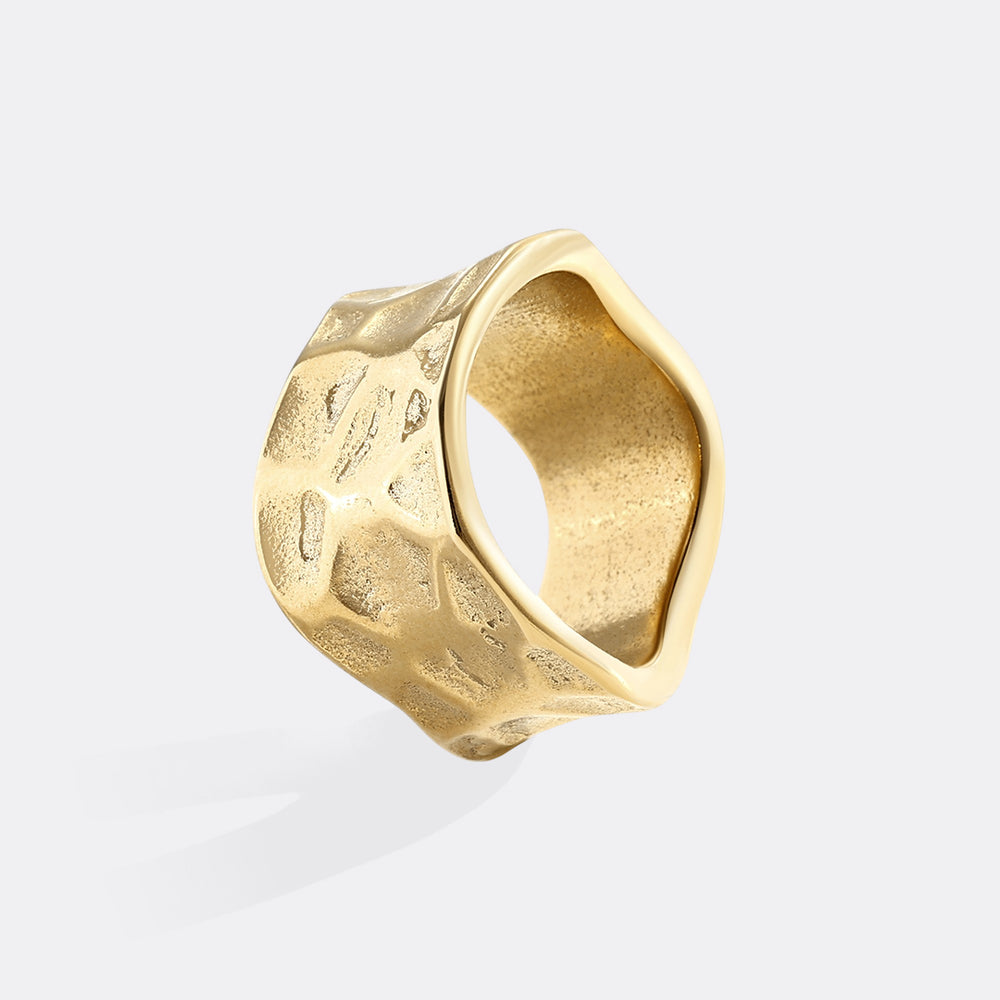 https://www.dropbox.com/scl/fi/by3kkxzeyhc09613xf8te/Chunky-Textured-Ring_2.jpg?rlkey=5946vlrp0ev6yu0i3lzk1odq1&st=c3x77o2t&dl=0