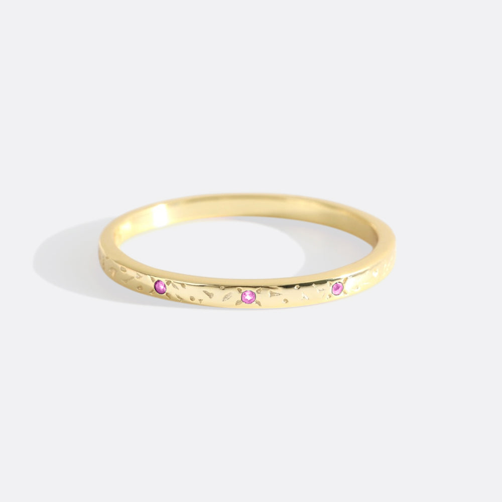 https://www.dropbox.com/scl/fi/u0d2wzp44c8k37mkc8l97/Textured-Birthstone-Narrow-Band_1-October.jpg?rlkey=ynzhrbse55mz7yaksnzvic0a8&st=5youv7v5&dl=0