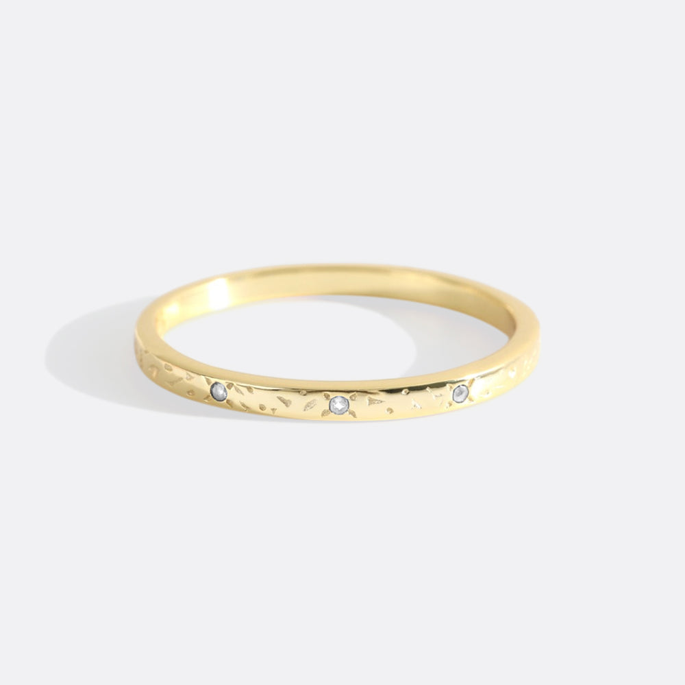 https://www.dropbox.com/scl/fi/mb14ovamy3u3y4c40q3kn/Textured-Birthstone-Narrow-Band_1-April.jpg?rlkey=8lzdcruhphgctnyy73ma5p9a3&st=2wscsevm&dl=0